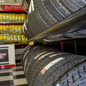 رگال سمت راست تایر در آریا تایر